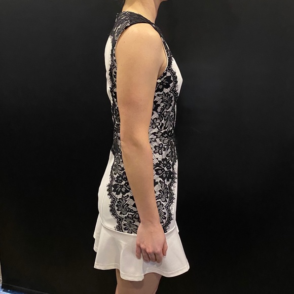Classic White Dress with Black Lace Accents Size L - Picture 6 of 7